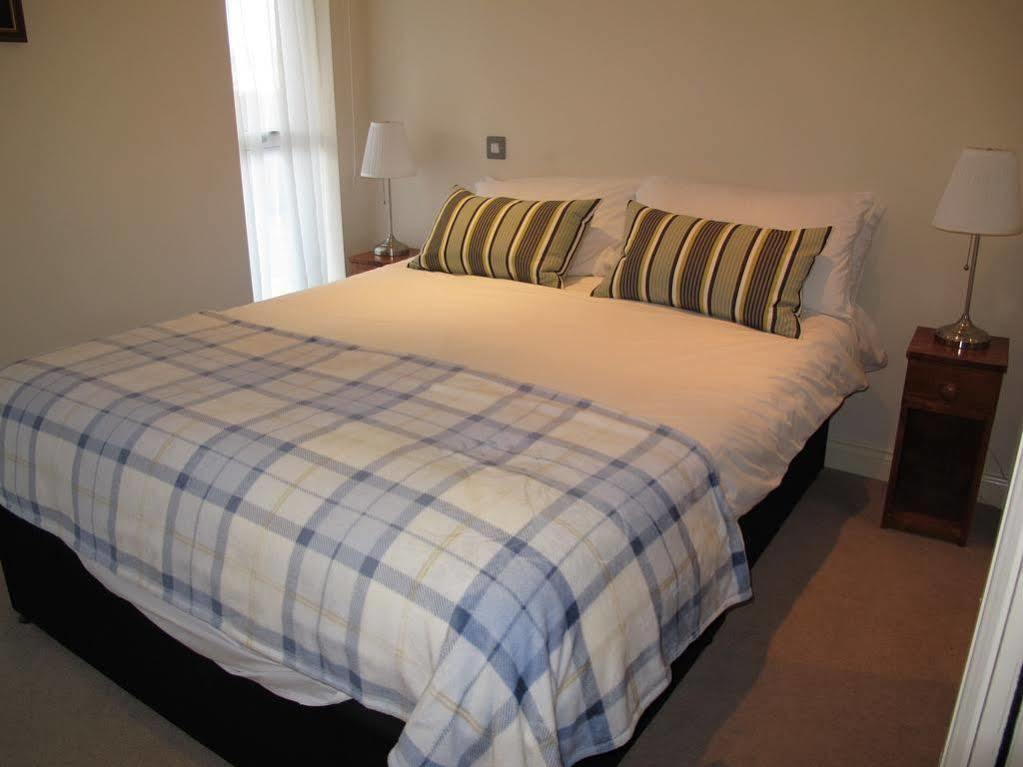 Churchill Two Bedroom Apartments With Free Parking And The Minster View York Exterior foto